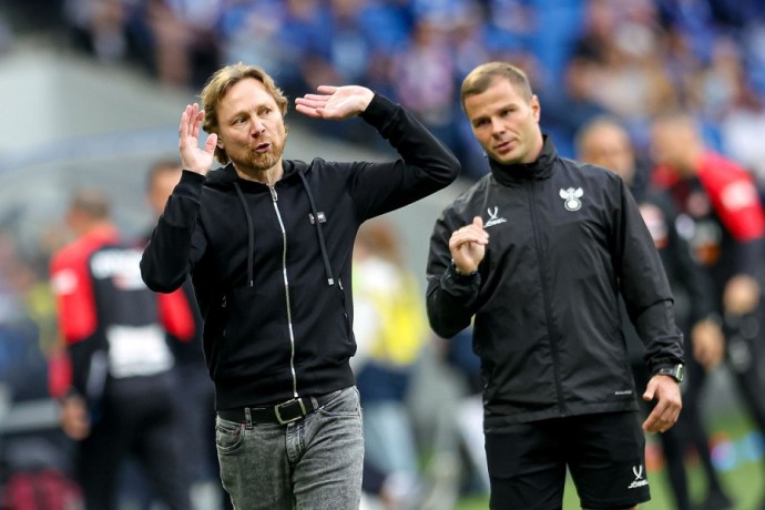 Карпин ответил на вопрос об усталости от совмещения должностей в сборной России и "Динамо" Карпин ответил на вопрос об усталости от совмещения должностей в сборной России и "Динамо"