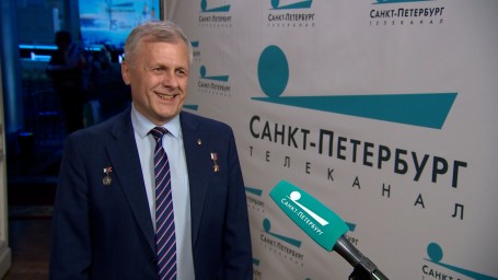 Летчик-космонавт Андрей Борисенко поздравил телеканал «Санкт-Петербург» с 15-летием