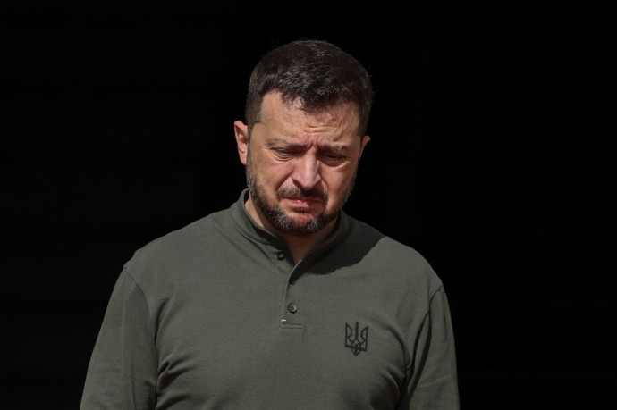 Придет время - полетят и головы: СМИ объяснили, что создаёт Зеленский на Украине Придет время - полетят и головы: СМИ объяснили, что создаёт Зеленский на Украине