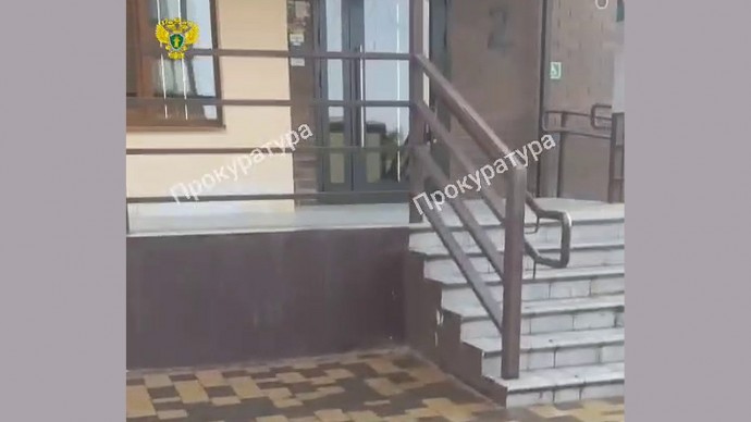 В Туле мужчина избил девочку у подъезда