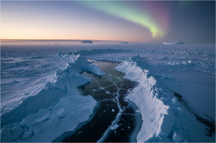 В Великобритании двое мужчин погибли при спасении девочки из ледяного моря В Великобритании двое мужчин погибли при спасении девочки из ледяного моря