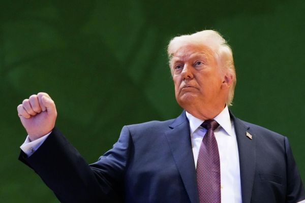 Трамп: Американская армада вблизи Ирана превышает аналогичную около Венесуэлы