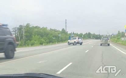 "Нарушения не было": водитель "Дорожного патруля" показал, как поворачивал на трассе Южно-Сахалинск - Корсаков