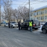 В Южно-Сахалинске провели рейд против нарушений правил парковки