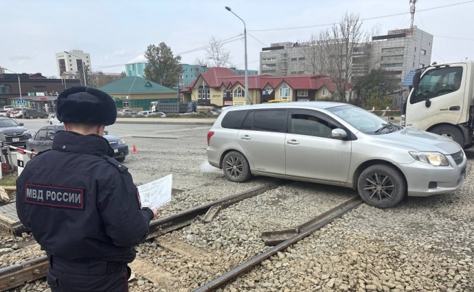 Госавтоинспекция выявила нарушения при проведении дорожных работ на улице Сахалинской