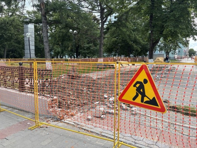 В сквере Коммунаров в Туле началось благоустройство