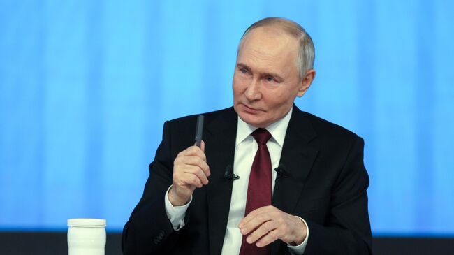 Эксперт рассказала, кто обращается на прямую линию с Путиным