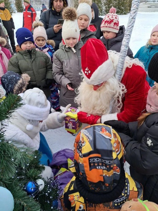 Накануне Нового года энергетики «Ярэнерго» подарили праздник детям Накануне Нового года энергетики «Ярэнерго» подарили праздник детям
