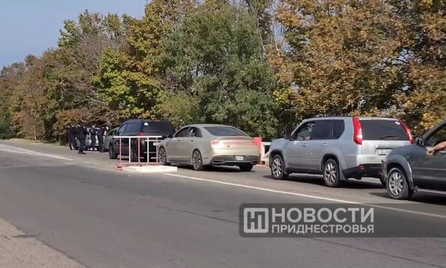 Висят программы и растут пробки: Кишинев перекрывает приднестровцам доступ на участки Висят программы и растут пробки: Кишинев перекрывает приднестровцам доступ на участки