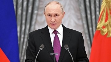 Путин вручил госнаграды за вклад в укрепление единства российской нации