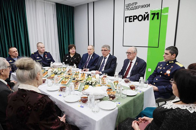 Дмитрий Миляев встретился с Героями Отечества