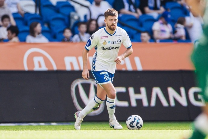 Полузащитник "Динамо" заявил, что арбитр в матче с "Зенитом" свистел непонятные фолы Полузащитник "Динамо" заявил, что арбитр в матче с "Зенитом" свистел непонятные фолы