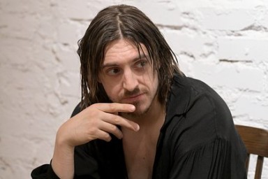 Звезда «Короля и Шута» рассказал о совмещении съемок с работой дворником
