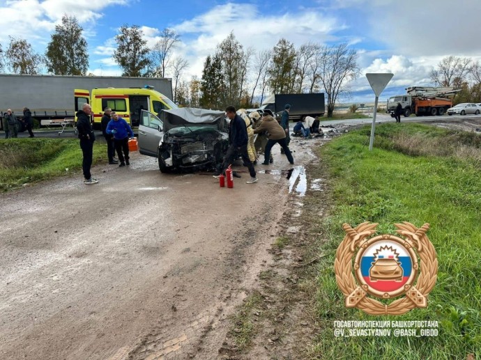 В Башкирии в жутком ДТП на трассе погиб водитель
