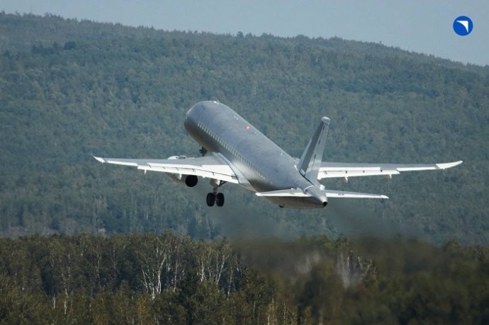 Построенный по серийным технологиям импортозамещённый SJ-100 совершил сегодня свой первый полёт