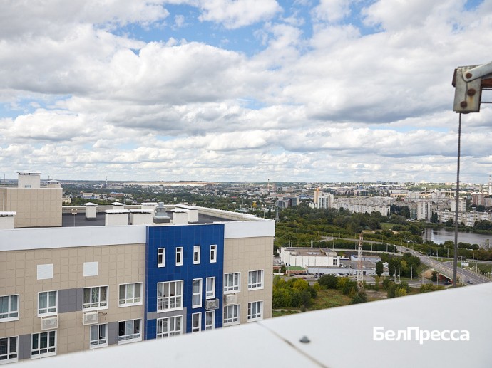 Белгородка спросила, почему дроны сбивают над Белгородом, а не у границы Белгородка спросила, почему дроны сбивают над Белгородом, а не у границы