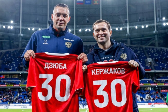 Кержаков предложил Карпину вызвать себя в сборную России