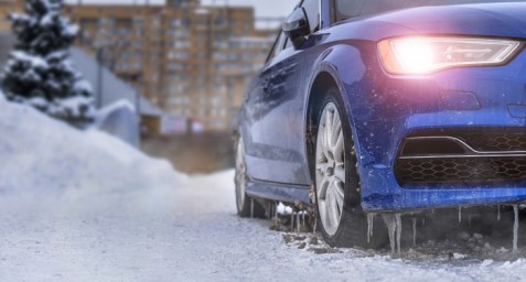 В Госдуме в преддверии холодов напомнили о штрафе за длительный прогрев двигателей во дворах