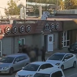 Четырех мужчин задержали в Якутске за потасовку у ночного клуба