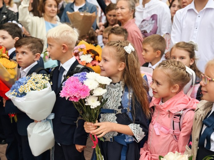 В День знаний Владимир Омельницкий принял участие в церемонии открытия новой школы в Пушкинском районе