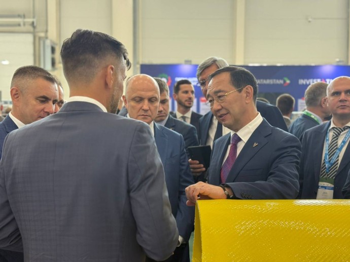 Глава Якутии работает на Татарстанском нефтегазохимическом форуме в Казани