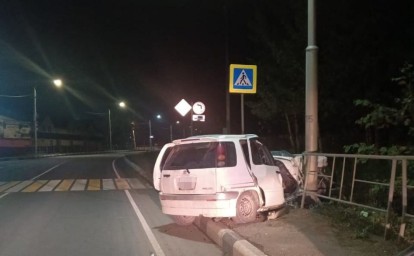 Автомобиль сплющило: водитель пострадал в серьёзном ДТП в Тымовском районе