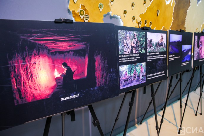 Работы фронтовых фотографов и художника показали в Якутске