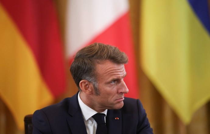 Макрон планирует назначить нового премьера в ближайшие дни