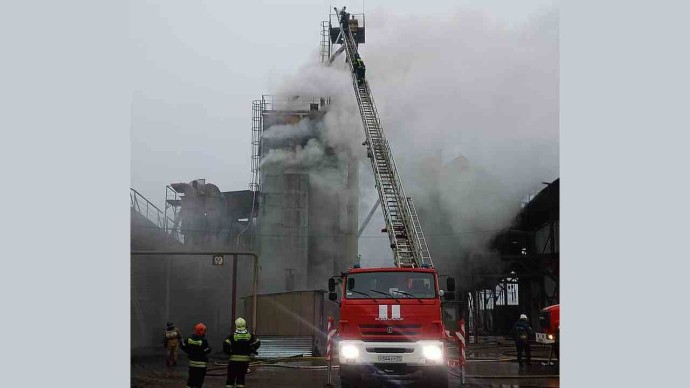 В поселке Лазарево загорелась сушильная камера для семян