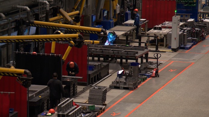 За роботами — будущее: Обуховский завод производит отечественные детали для мегапроектов XXI века