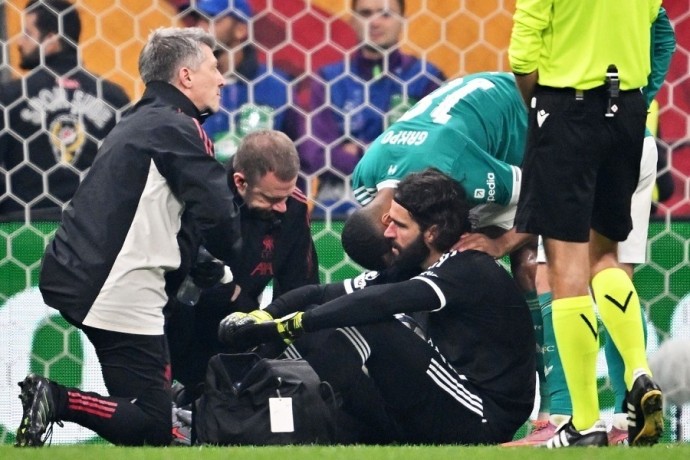 "Ливерпуль" на полтора месяца потерял основного вратаря из-за травмы "Ливерпуль" на полтора месяца потерял основного вратаря из-за травмы