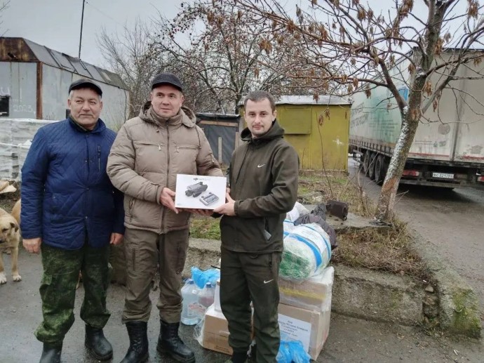 Глава района Башкирии доставил в зону СВО большую партию гуманитарки