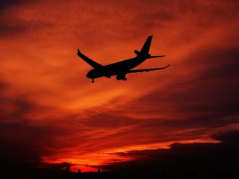 Западные авиакомпании отказались от полётов через Россию. Теперь это ещё раз аукнулось