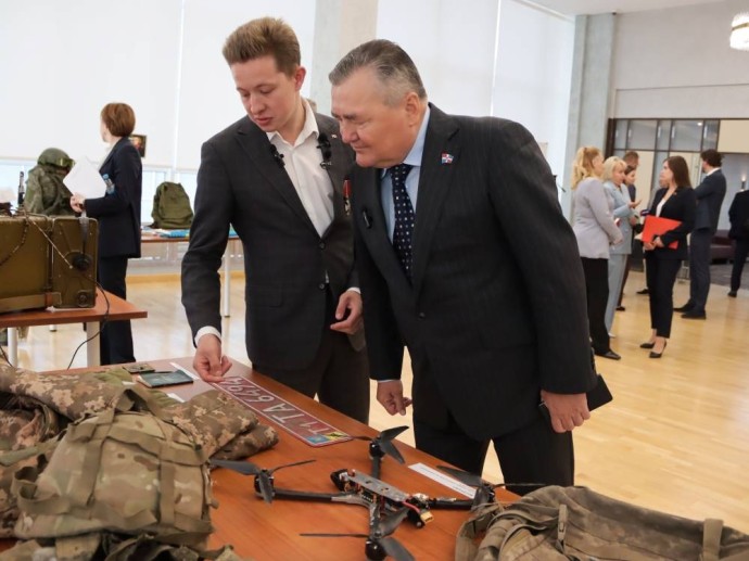 Помощь тем, кто помогает другим. Краевой парламент провел первую «пленарку» осенней сессии Помощь тем, кто помогает другим. Краевой парламент провел первую «пленарку» осенней сессии