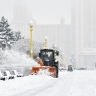 По всей Москве продолжают работы по уборке снега