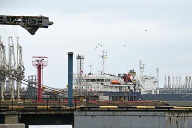 Два гражданских судна повреждены в результате атаки БПЛА на порт Туапсе