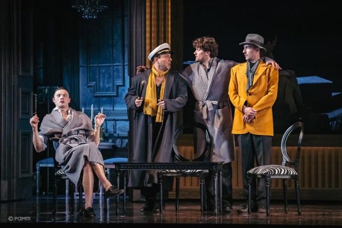 Спектакль-головоломка «Игра интересов» прошел в Российском академическом молодежном театре Спектакль-головоломка «Игра интересов» прошел в Российском академическом молодежном театре