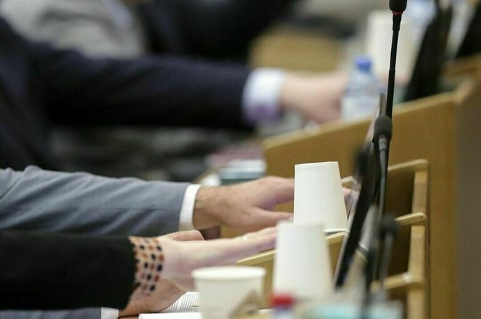 Госдума рассмотрит продление полномочий кабмина по противодействию санкциям Госдума рассмотрит продление полномочий кабмина по противодействию санкциям