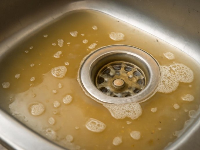 Пищевая сода растворяет жировые отложения в сливе