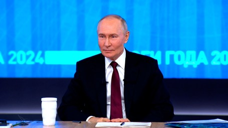 Владимир Путин поручил начать подготовку к проведению традиционной прямой линии