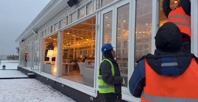 На Крестовском острове освобождают от незаконно размещенного ресторана участок площадью в 5 тысяч «квадратов»