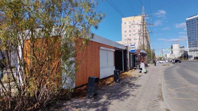 Теплая остановка появилась у Крестьянского рынка Якутска