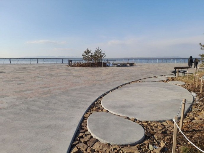 Остался голый бетон: с набережной Спортивной гавани Владивостока снесли все арт-объекты Остался голый бетон: с набережной Спортивной гавани Владивостока снесли все арт-объекты