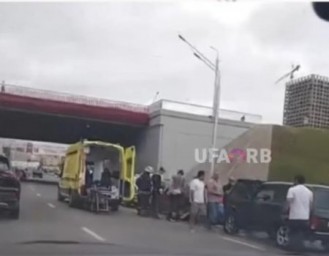 В Уфе попавших в ДТП водителя и пассажира «Форда» сбила «Нива»