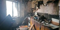 Астраханские ДПСники не дали огню с горящего автомобиля перекинуться на жилой дом