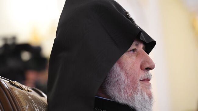Католикос всех армян прокомментировал задержание архиепископа Аджапахяна