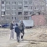 Россияне пожаловались на устроивших стрельбище во дворе подростков