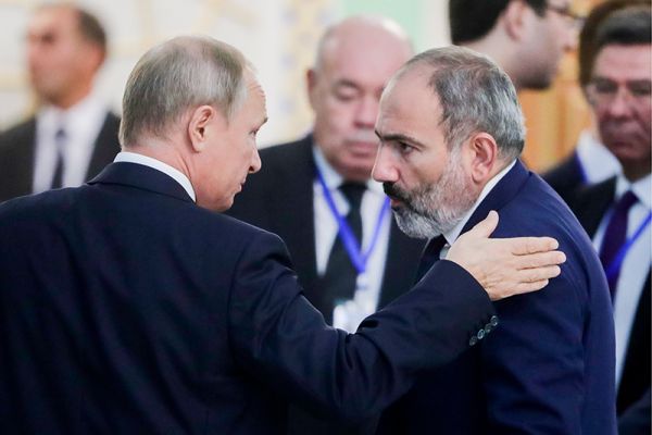 Путин предложил Пашиняну быстрее определяться насчет вступления в ЕС Путин предложил Пашиняну быстрее определяться насчет вступления в ЕС