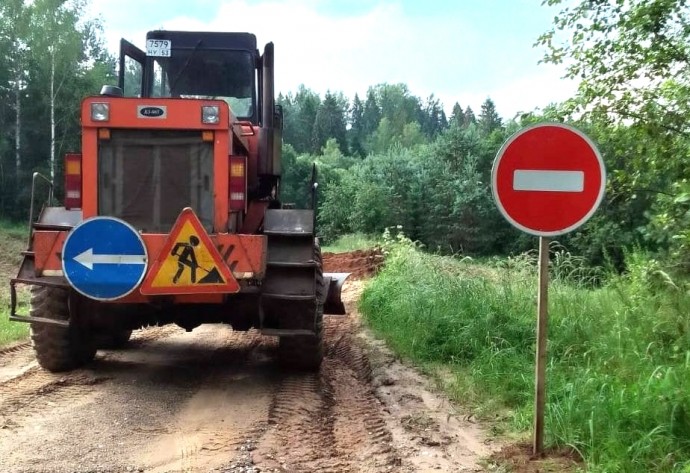 На двух дорогах в Новгородской области прекращено движение автотранспорта