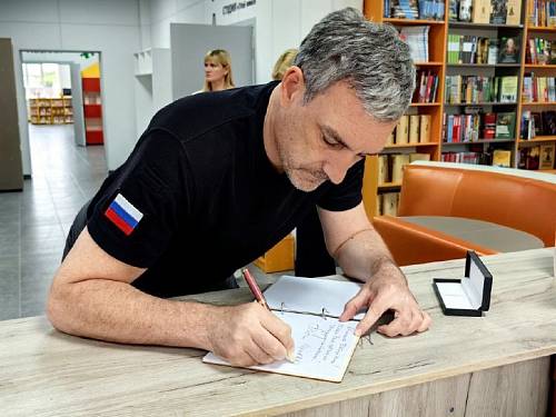 Глава Приамурья побывал в подшефном округе ДНР